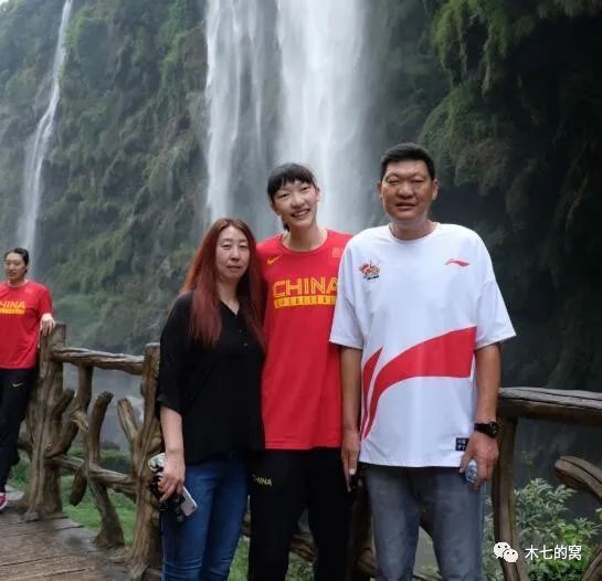 精品成人一区二区三区免费视频